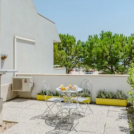 Beach Tim Apartment *